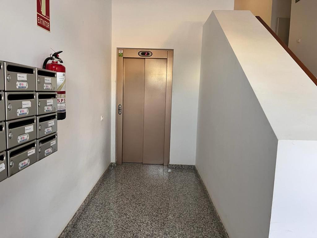 Melo Home Vecindario-Near Airport-Elevator-Garage Sardina Buitenkant foto